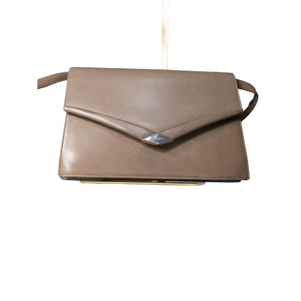 Salvatore Ferragamo Beige Leather Envelope Magnetic Flap Closure Shoulder/Clutch
